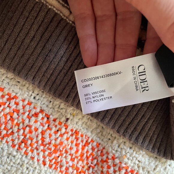 NWOT Cider Brown Contrast Cable Knit Sweater Vest Teddy Bear Logo - Picture 5 of 9